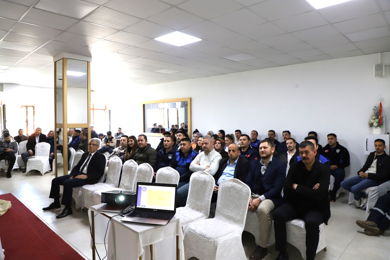 kurum-c-eg-t-mler-m-z-devam-ed-yor